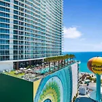 Beautiful Views From A Comfortable Condo With Beach Access!