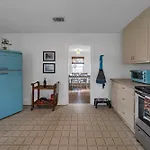 Retro By The Bay Close To Beach Eglin Petfriendly