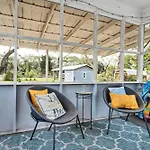 Retro By The Bay Close To Beach Eglin Petfriendly