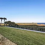 Short Walk To The Beach Condo