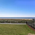 Short Walk To The Beach Condo