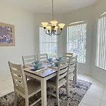 Themed Kid Bedrooms, 17 Miles To Disney And Legoland, Private Pool, Kitchen, Wifi, Washer, Dryer