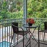 Seaglass Inn Bed And Breakfast