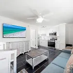 Gulf Holiday By Beachside Management