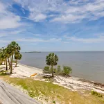 Charming Cedar Key Condo Direct Beach Access