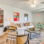 Eco-Bungalow Condo Pensacola Beach Access!