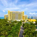 Lovely Deluxe Unit Located At Ritz Carlton - Key Biscayne!