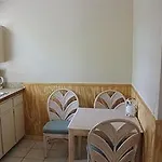 Castaways Beach And Bay Cottages