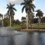 Hollywood Beach Golf Resort