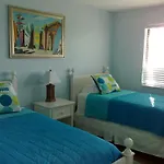 Edgewater Inn