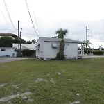 Royal Palms Motel