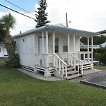 Royal Palms Motel