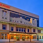 Crowne Plaza Pensacola Grand