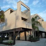 Bird\'S Nest Vacation Apartments