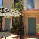 Sea Cove Motel