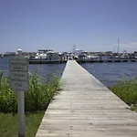 Pirates\' Bay Marina