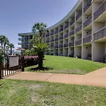 Pirates\' Bay Marina