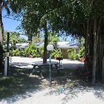 Anchor Inn And Cottages