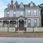 Grand Gables Inn