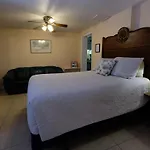 Seahorse Cottages - Adults Only
