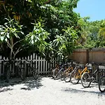 Seahorse Cottages - Adults Only
