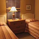 Eagle\'S Nest Beach Resort