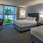 Sawgrass Grand Hotel And Suites Sports Complex