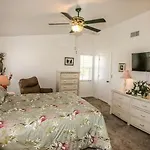 5211 Avenida Pescadora