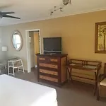 Hotel Lush Royale - All Male Gay Resort A North Beach Village Resort Hotel