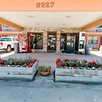 Summer Breeze Motel