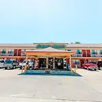Summer Breeze Motel