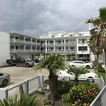 Arya Blu Inn And Suites