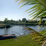 Tropical Paradise Bed & Breakfast