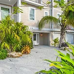 Tropical Hideaway