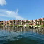 Riverside Club