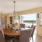Joyce\'S Beachfront Suite 2