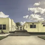 Waveland Motel