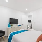 Modern 1Br W Parking Space & Walk To The Beach #2