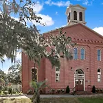 Amelia Schoolhouse Inn