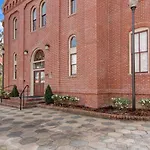 Amelia Schoolhouse Inn
