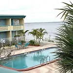 Punta Gorda Waterfront Hotel & Suites