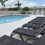 Mainstay Suites Sarasota I-75