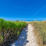 Cabana Beach Club By Rva