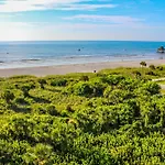 Discovery Beach Resort