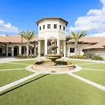 Magnificent Pool Home In Champion Gates