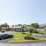 Oyo Hotel Pompano Beach