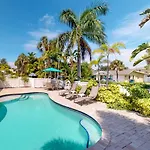 Blue Wave Villa East