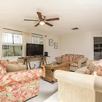Sunny Shores Inn & Suites