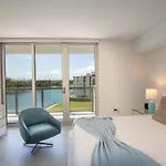 Acqua Bay Luxury Apartments