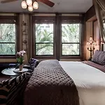 Hemingway Suites At Palm Beach Hotel Island